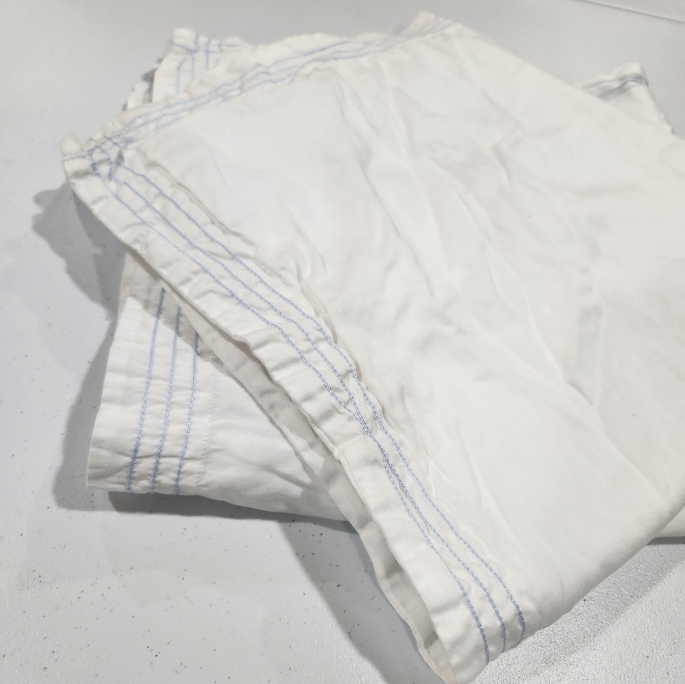 Between The Sheets White Pillow Sham Set Of 2 Egyptian Cotton Blue Stitching